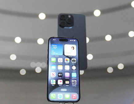 沿河Apple维修站分享买iPhone15还是华为Mate60 