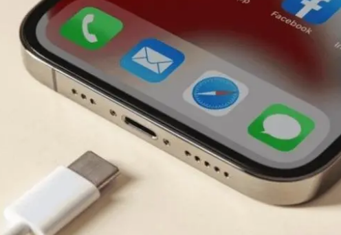 沿河苹果15维修分享iPhone15改USB-C接口后能和安卓用户互借充电器吗 